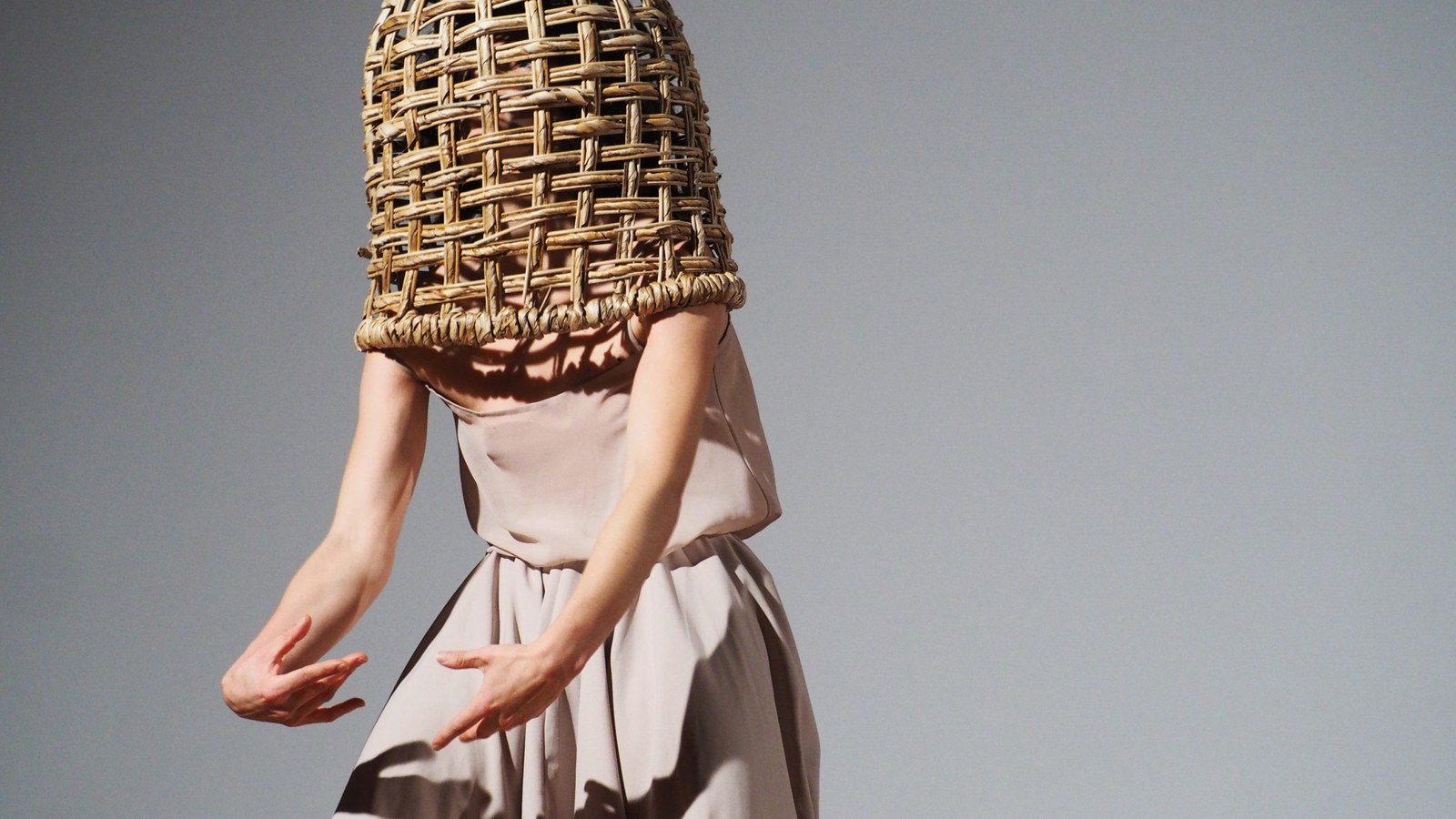 Eszena Dantz: Amaia Elizaran + Eva Guerrero + Node
