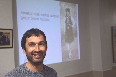 Hitzaldia: Emakumeak euskal dantzan