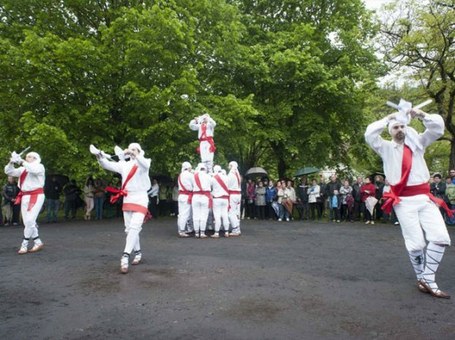 Mirandaola eguneko ezpata-dantza