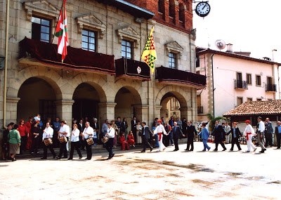 Udalbatzaren soka-dantza