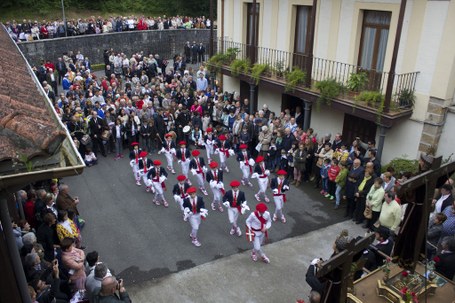 Loinazko ezpata-dantza