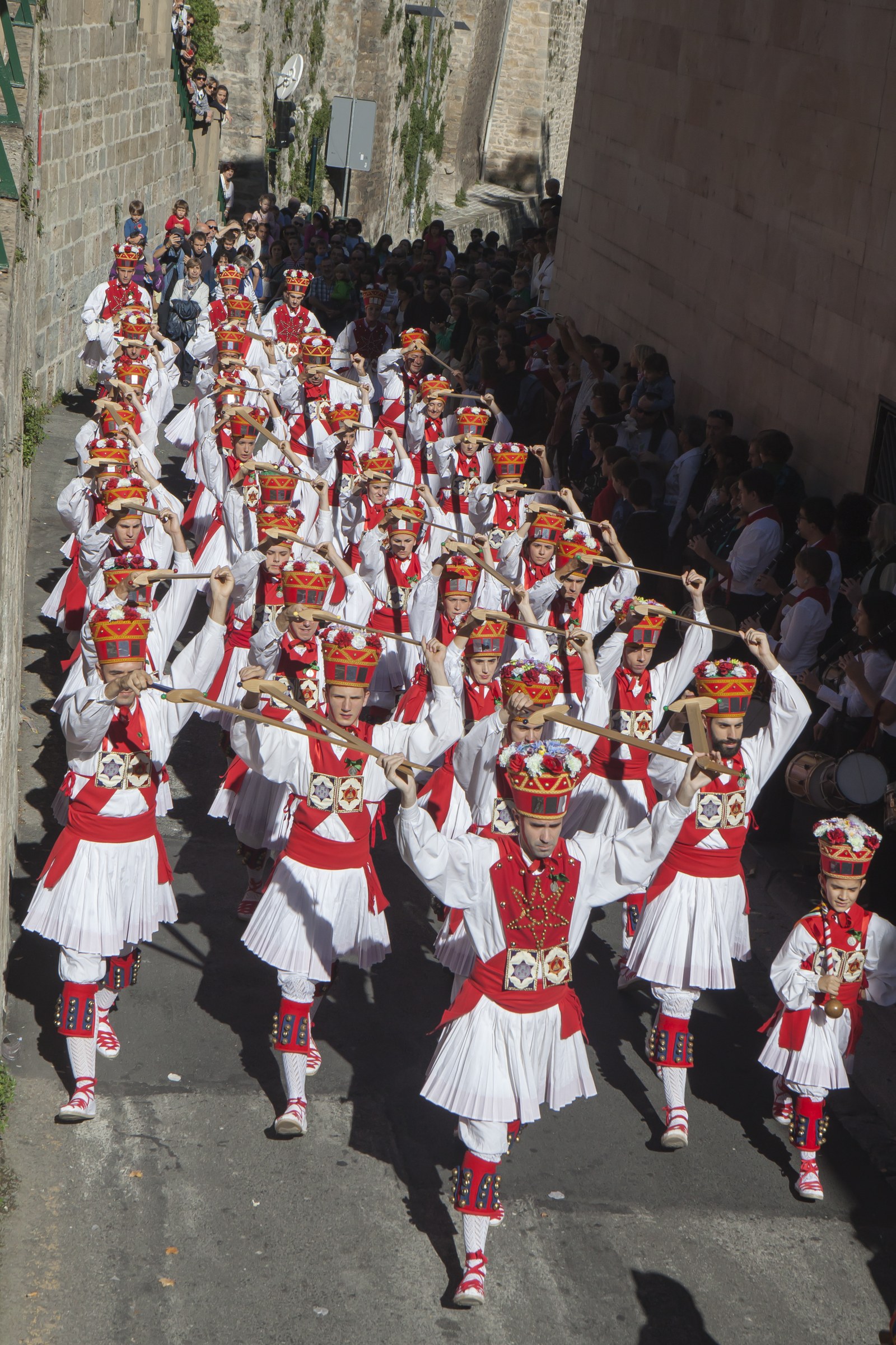 San Fermin Aldapakoaren ezpata-dantza