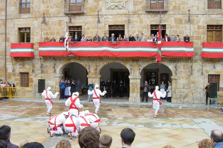 Santikutz ezpata-dantza