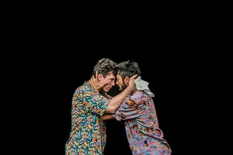 Miguel Barreto y La Pequeña Victoria Cen: Disculpa si te presento como que no te conozco