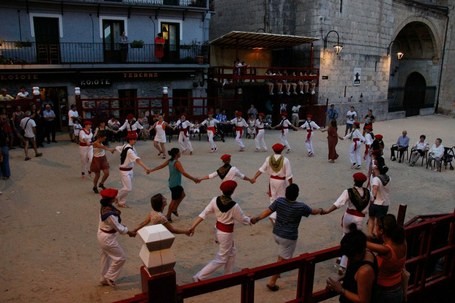 Zahagi-dantza eta dantzaurrea