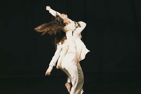 Cía. Analógica: Lo que pasa mientras