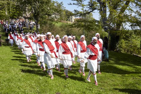 Arrateko Amaren dantzak