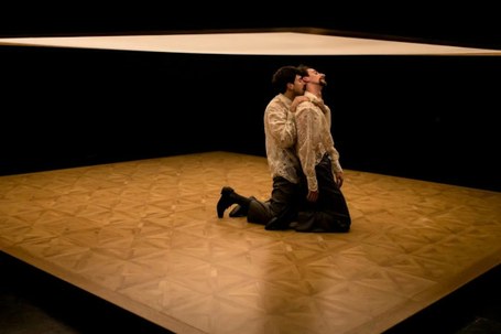 Led Silhouette + Marcos Morau: Los perros