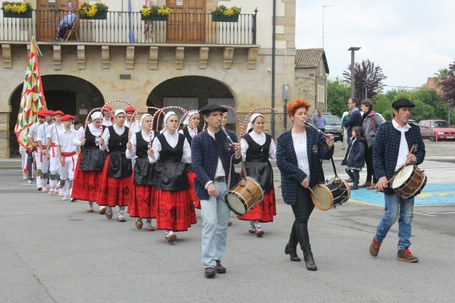 Dantzari-dantza eta gorulari-dantzak