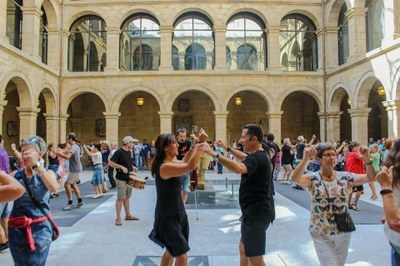 Aiko Taldea: erromeri-dantzaldia