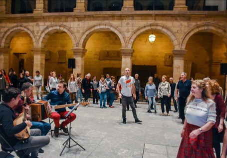 Aiko taldea: erromeria