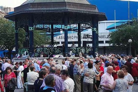 Aire zabaleko dantzaldiak