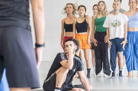 Alexandros Stavropoulos: Pink (aurrestreinaldia)