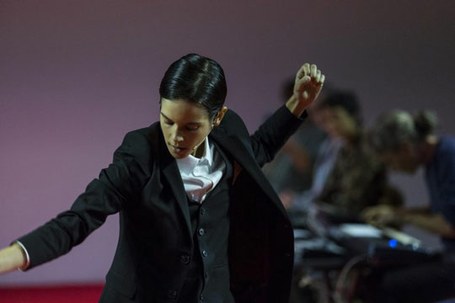 Altraste Danza: Qué tienen las flores