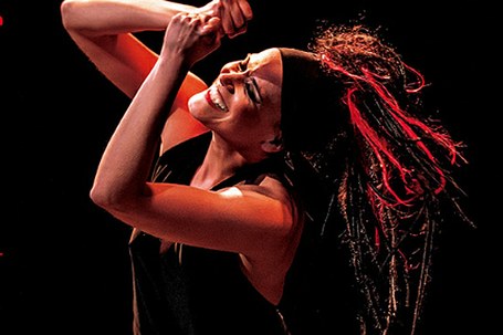 Arymux: Bailando el silencio