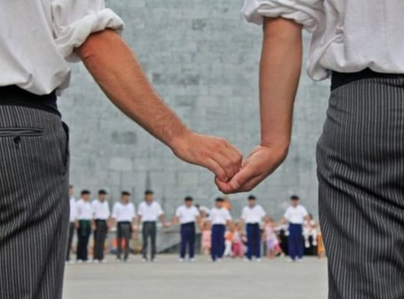 Aurrera dantza taldearen emanaldia