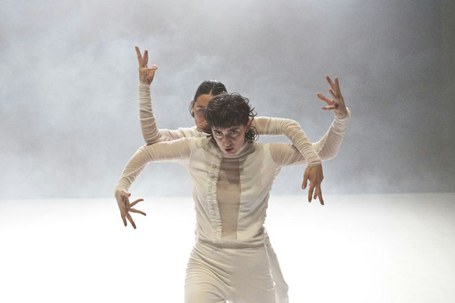 Company Opus Ballet: Behind you