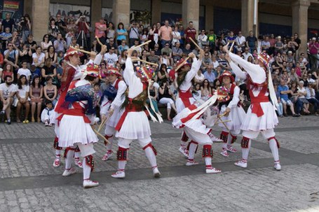 Duguna: Trokeo-dantzak