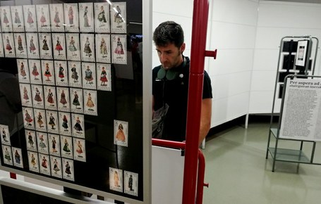 Erakusketa: Folklorea seiluetan