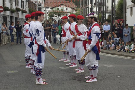 Ezpata-dantza eta makila-dantza