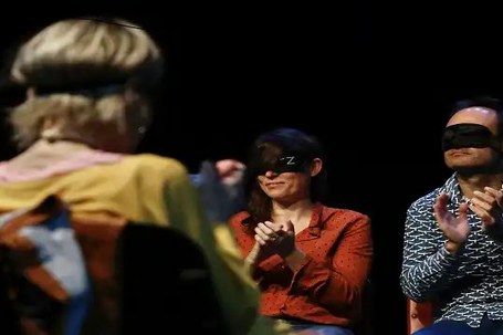 Fronterizas in-visible + Fronterizas: Hacia una danza invisible