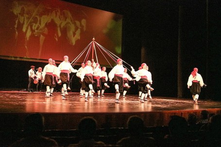  Dantza emanaldia: Goizaldi, Gaztedi, Adurtza, Begiraleak, Otsagabiko dantzariak