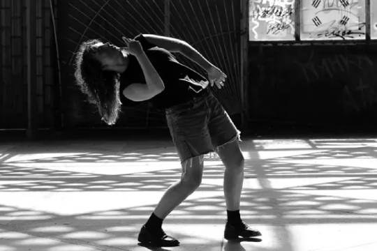 GON3ALO + Anya Fedoronchuk: This autumn only shrapnel filled letters fell from the blue