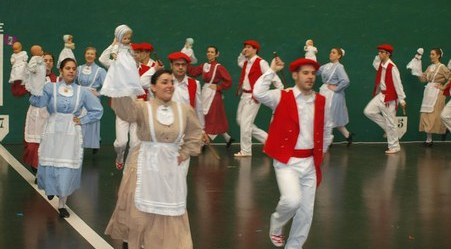 Herrien Arteko XXI. Folklore Jaialdia: dantza eguna Herrien Arteko XXI. Folklore Jaialdia: dantza eguna