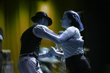 Igandeko swing Igandeko swing