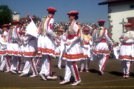 Lekorneko dantzariak + Amalur dantzak 