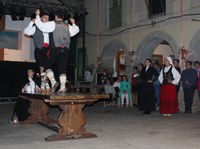 Mahai-gainekoa eta aurreskua Mahai-gainekoa eta aurreskua