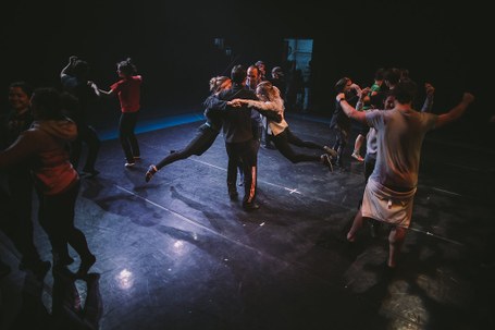 Mintegia: Dantza soltea askatzeko ahalegin bat