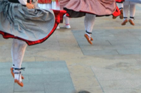 Murixka dantza taldearen emanaldia