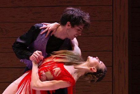 Nexus Company: Gabonetako dantza gala