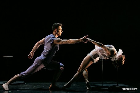 Recirquel Contemporary Circus: Tha Naked Clown Recirquel Contemporary Circus: Tha Naked Clown