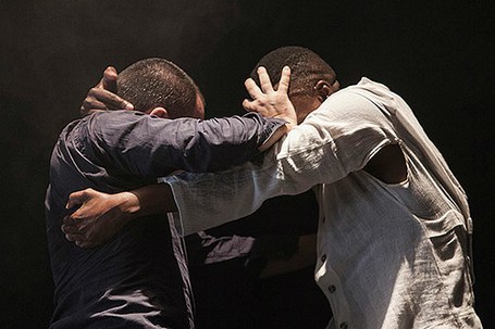 Roberto Oliván eta Gregory Maqoma: Lonely together