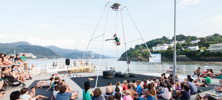 Suhar Prest Zirko Taldea: Paradoxa