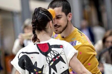 Titoyaya Dansa: Social animal