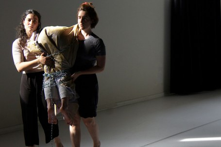 Tora: Ez du horrela hautsiko. Fede berri bat eraikitzeko kontakizunak