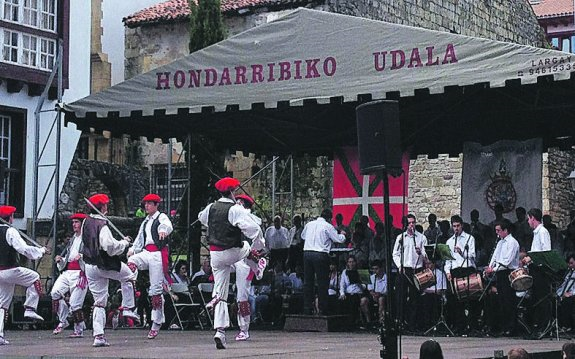 Txistularien alardea