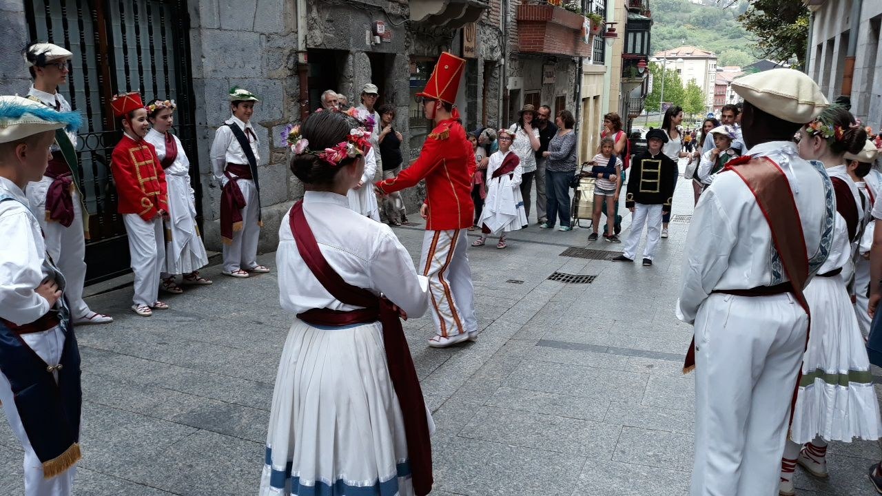 Udaberria dantzan
