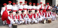 Ezpata-dantza eta aurreskua Ezpata-dantza eta aurreskua