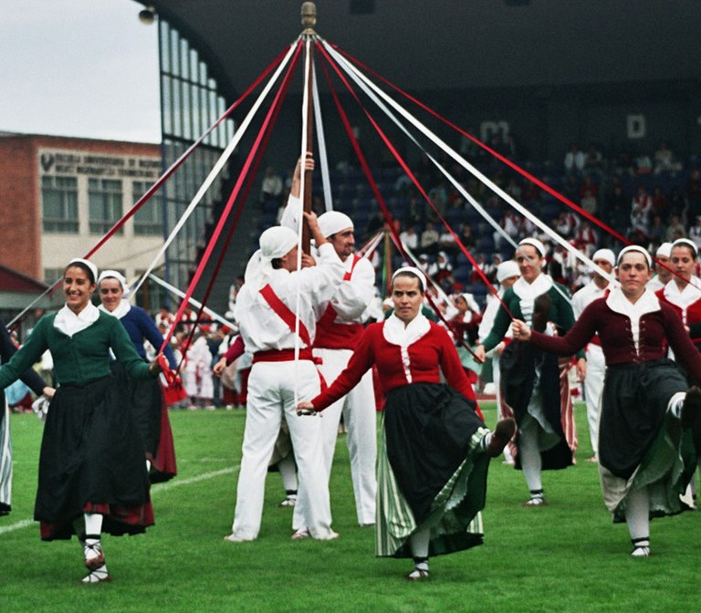 Irunen ospatuko da 2008ko Euskal Herriko Dantzari Eguna