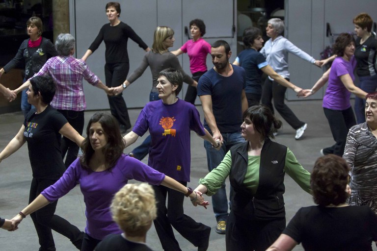 Aiko taldearen 'Dantzaldi Ibiltariak' hazten jarraitzen du, eta zazpigarren edizioan unibertsitateraino eramango du dantza tradizionala zabaltzeko bere lana