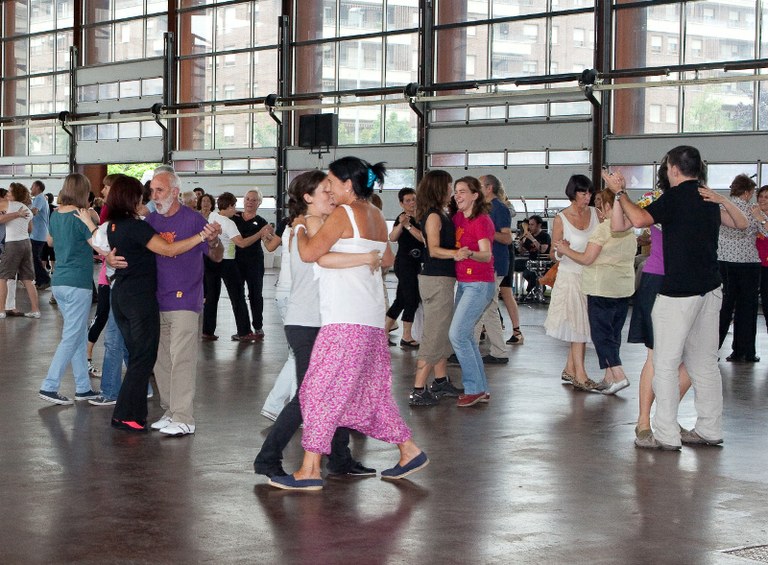 Aikok dantzaldi ibiltariaren edizio berri bat eta jota mintegia aurkeztu ditu