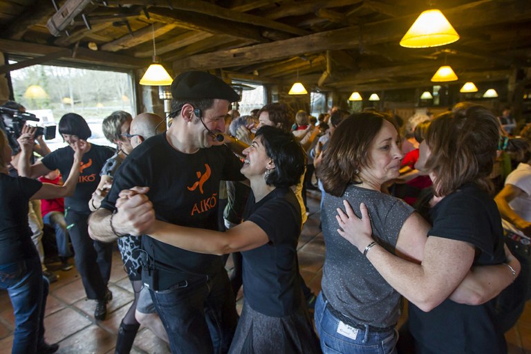 Aiko taldearekin erromeria Urbian