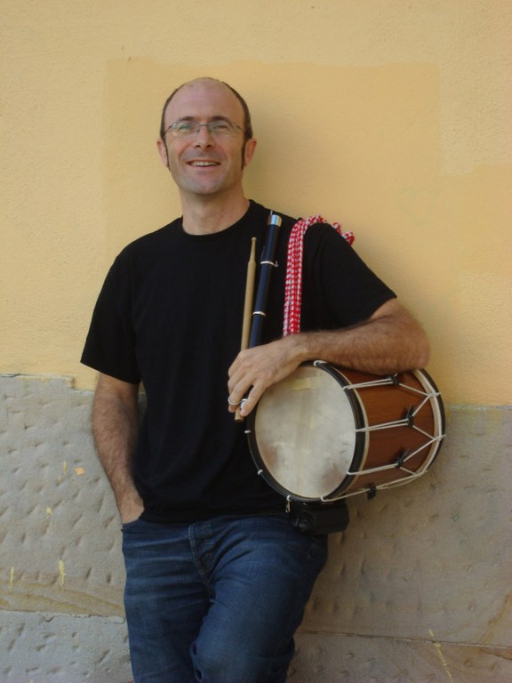 Aiko Txistuka, musika eta dantza tradizionalaren ikuskizuna bihar asteazkena Euskalduna Jauregian