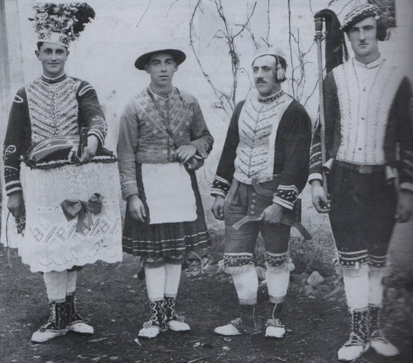 Zuberoako dantzen inguruko hitzaldia Baionan