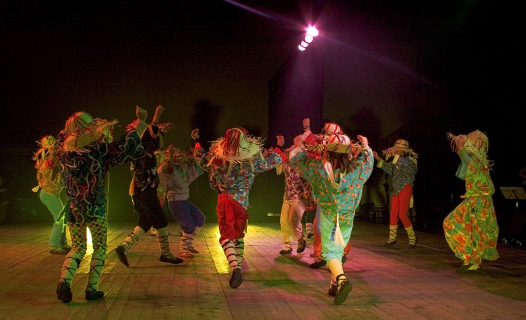 Alurr Dantza Taldea Herri Urratsen