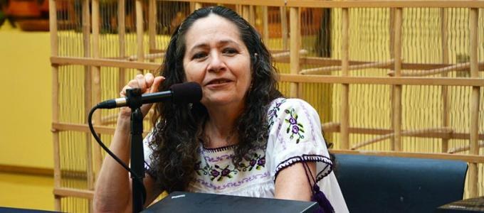 Amparo Sevilla: "Dantza ezazue, baliatu ezazue bizitzak ematen digun aukera eder hau"